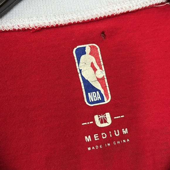 Vintage Women’s Chicago NBA Bulls Basketball Crop Top, Medium - Picture 5 of 8